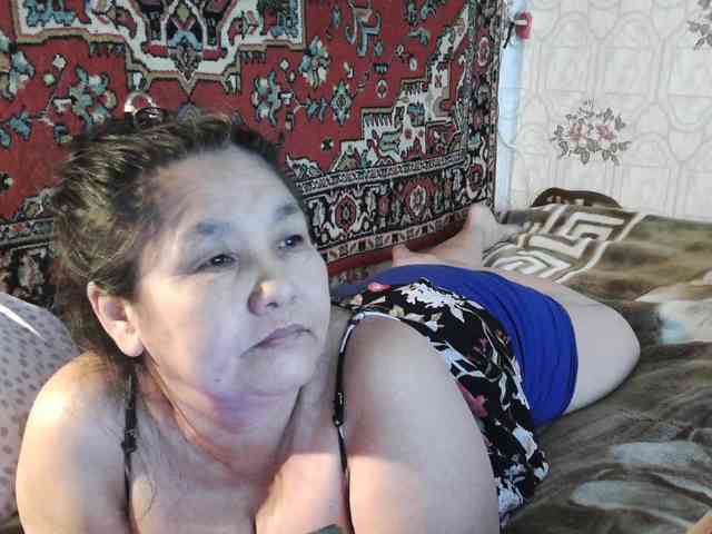 MilfZulfiya webcam