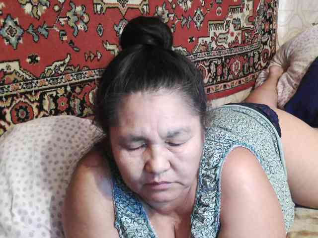MilfZulfiya webcam