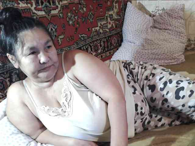 MilfZulfiya webcam