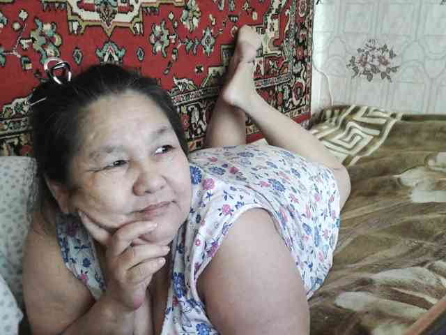 MilfZulfiya webcam