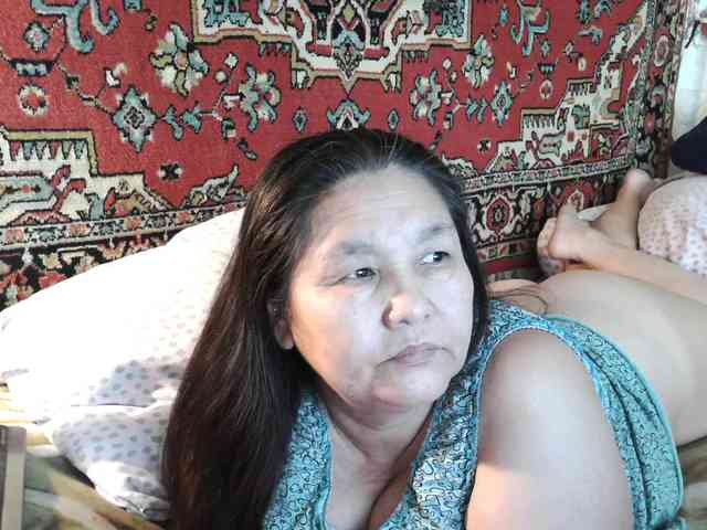 MilfZulfiya webcam