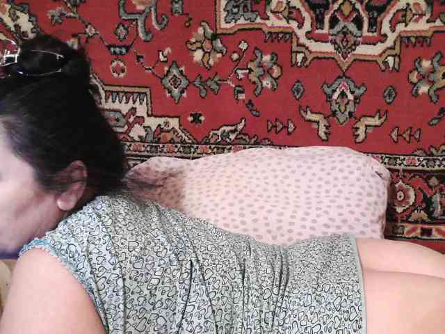 MilfZulfiya webcam