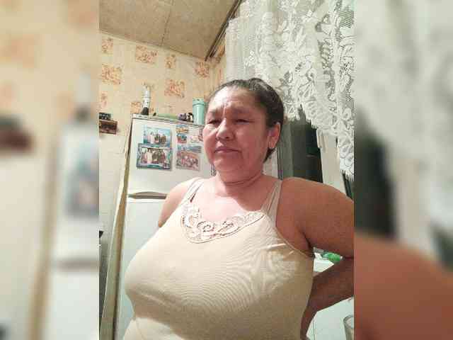 MilfZulfiya webcam