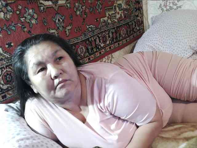 MilfZulfiya webcam