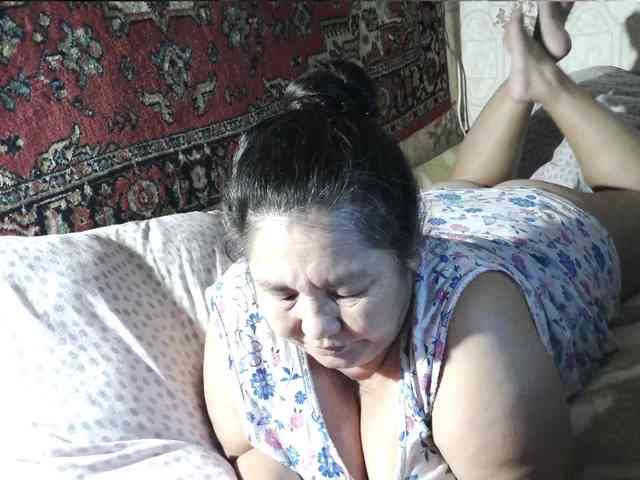 MilfZulfiya webcam