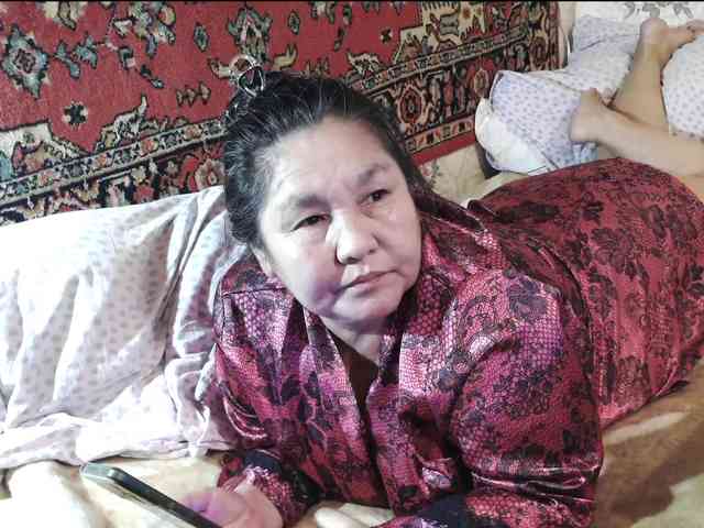 MilfZulfiya webcam
