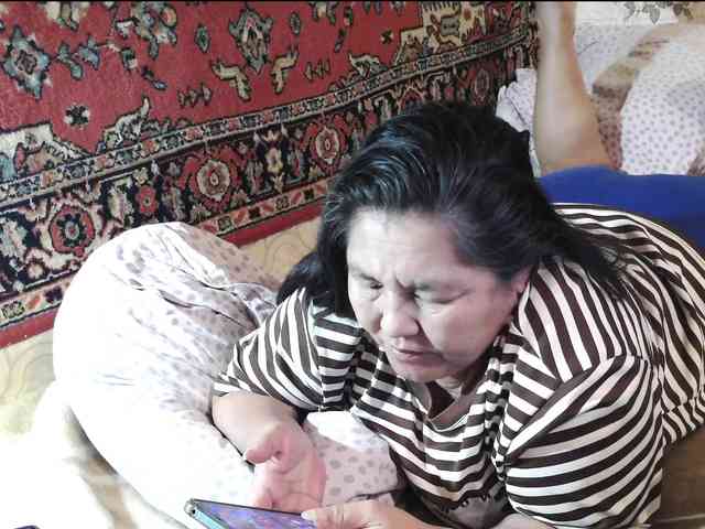 MilfZulfiya webcam