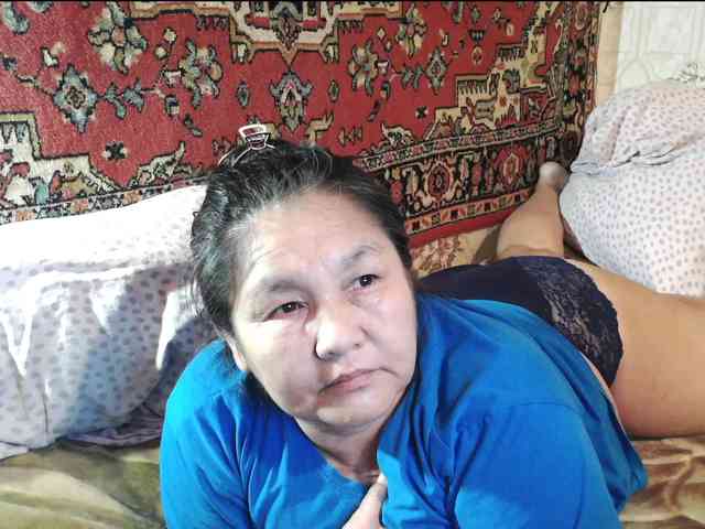 MilfZulfiya webcam