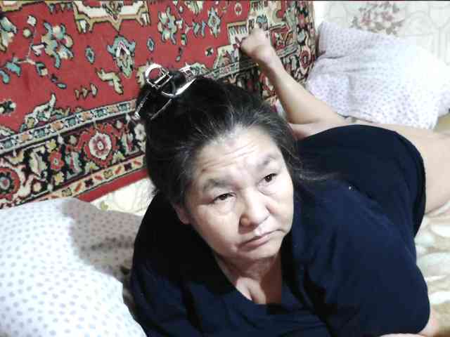 MilfZulfiya webcam