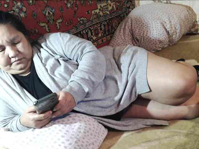 MilfZulfiya webcam
