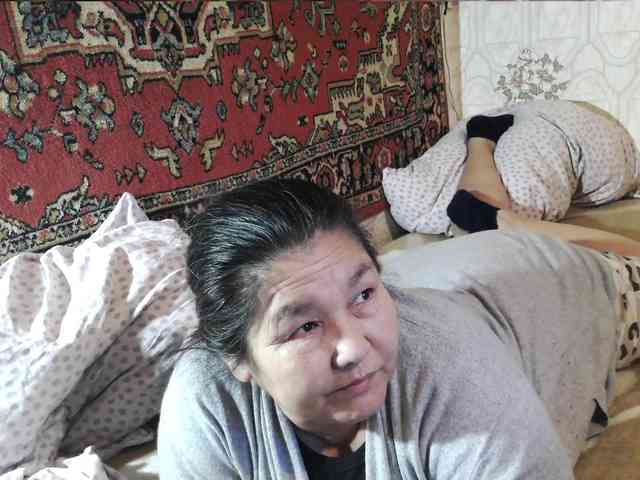 MilfZulfiya webcam