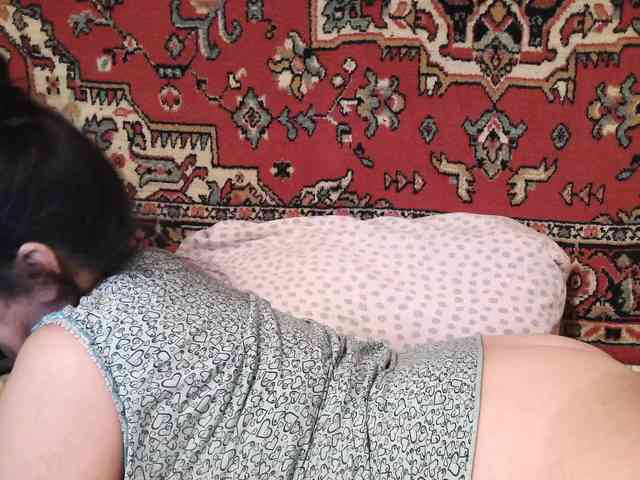 MilfZulfiya webcam