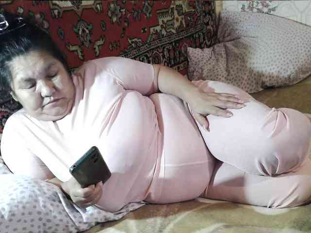 MilfZulfiya webcam