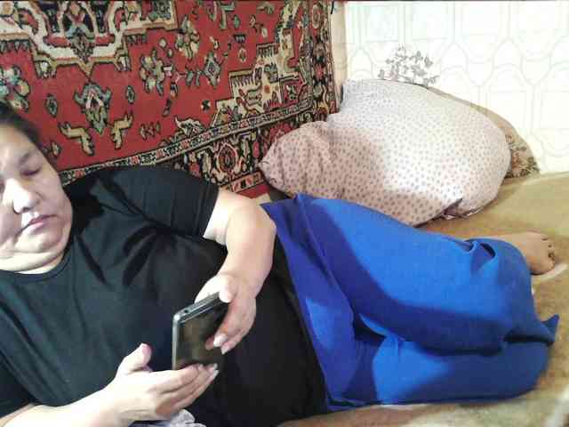 MilfZulfiya webcam