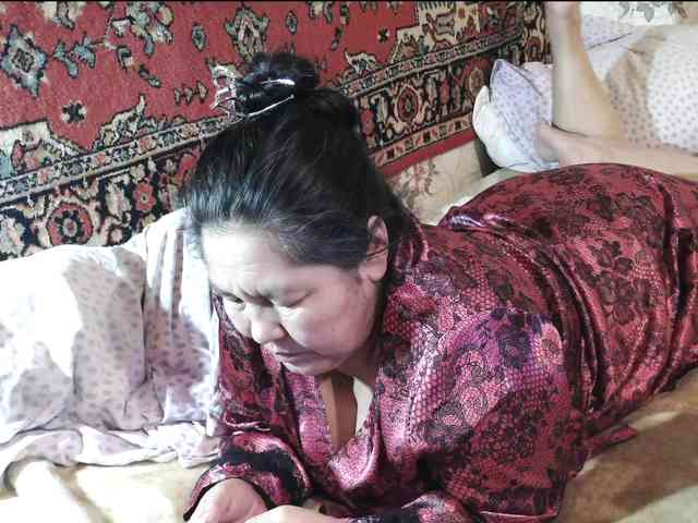 MilfZulfiya webcam