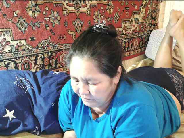 MilfZulfiya webcam