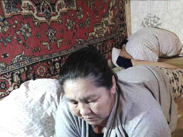 MilfZulfiya webcam
