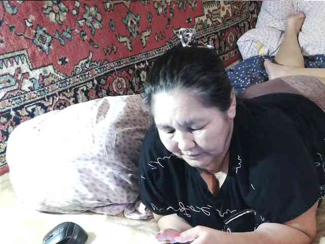 MilfZulfiya webcam