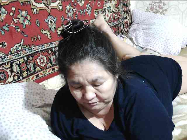 MilfZulfiya webcam