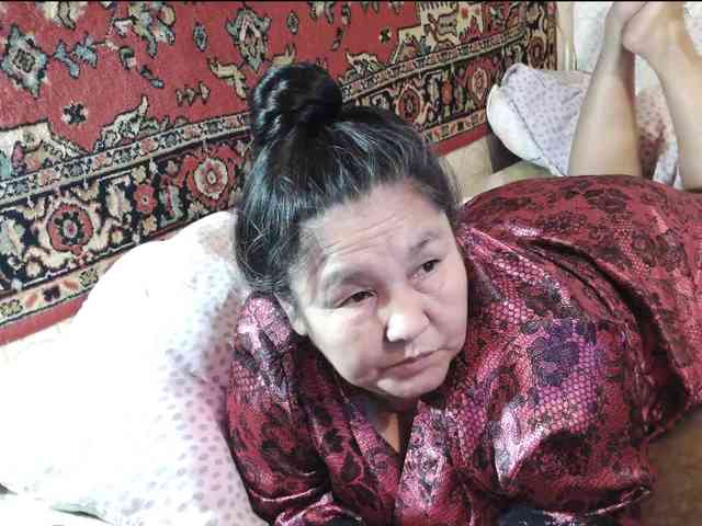 MilfZulfiya webcam