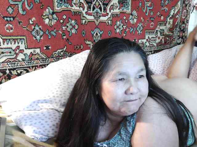 MilfZulfiya webcam
