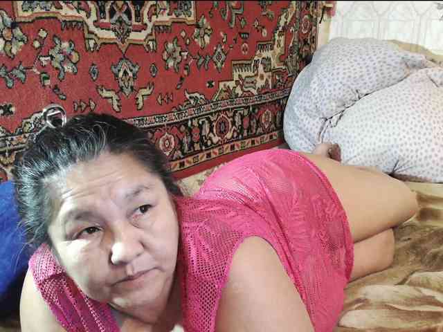 MilfZulfiya webcam