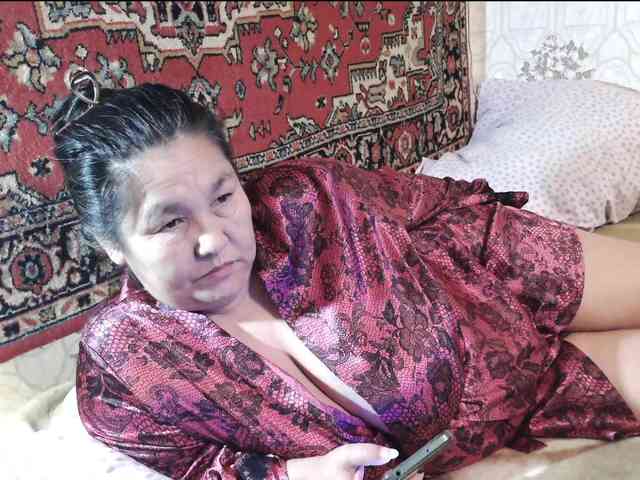 MilfZulfiya webcam