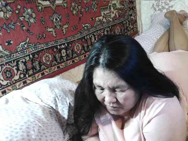 MilfZulfiya webcam
