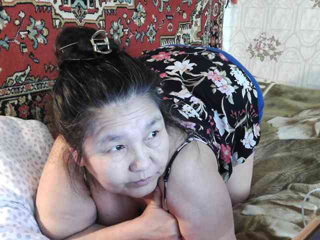 MilfZulfiya webcam