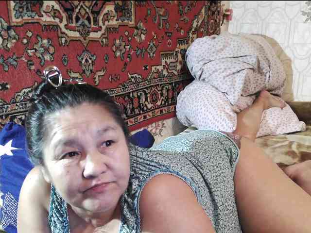 MilfZulfiya webcam