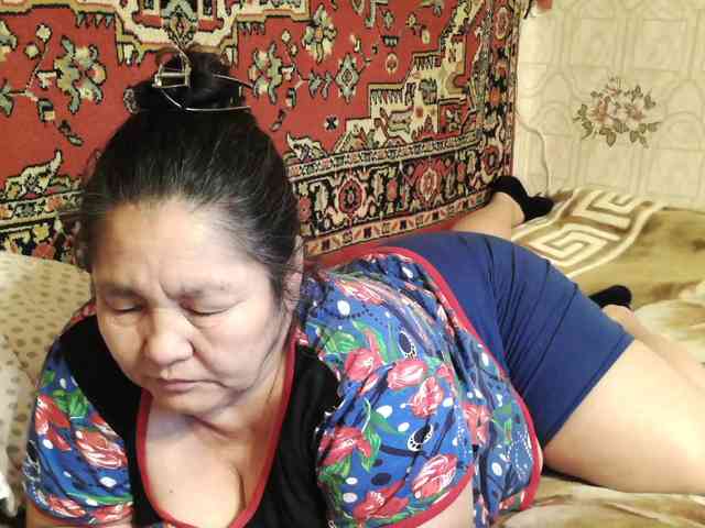 MilfZulfiya webcam