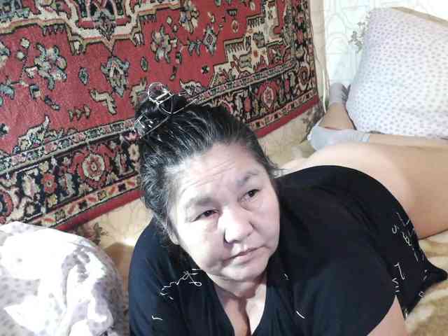 MilfZulfiya webcam
