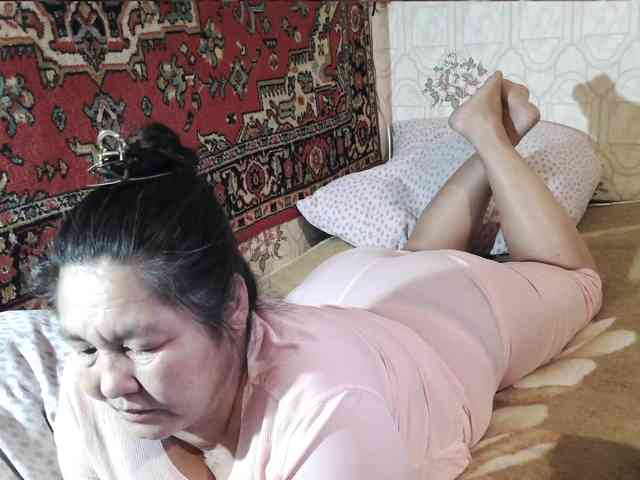 MilfZulfiya webcam