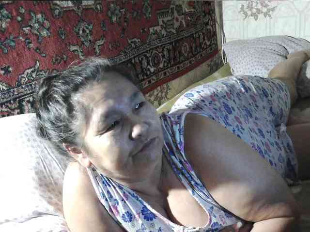MilfZulfiya webcam