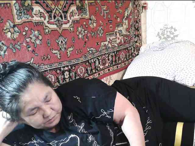 MilfZulfiya webcam