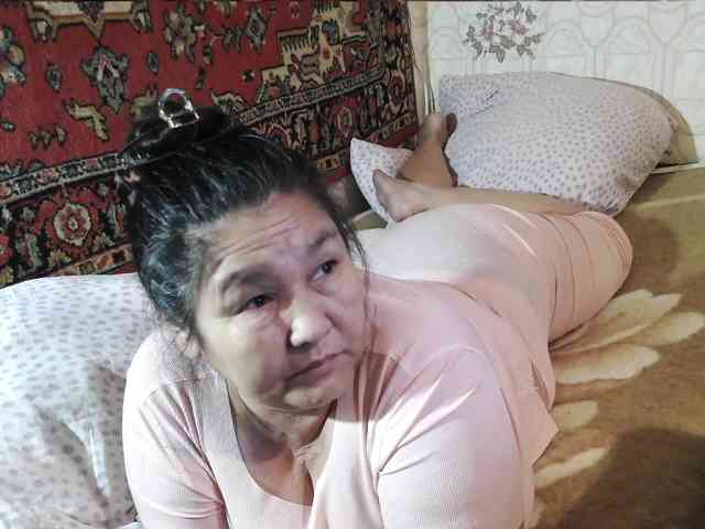 MilfZulfiya webcam