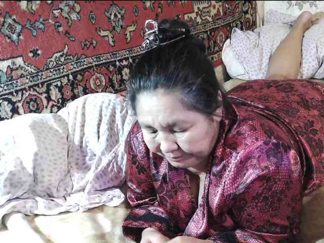 MilfZulfiya webcam