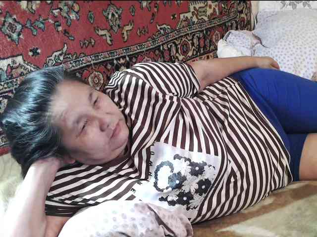 MilfZulfiya webcam
