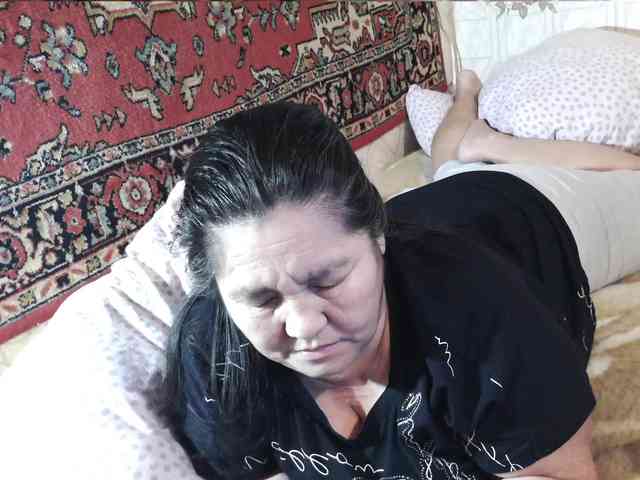 MilfZulfiya webcam