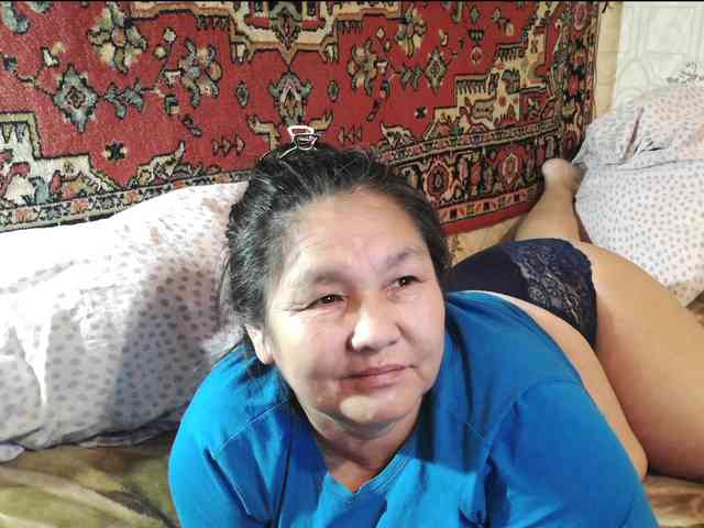 MilfZulfiya webcam