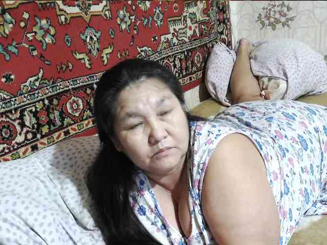 MilfZulfiya webcam