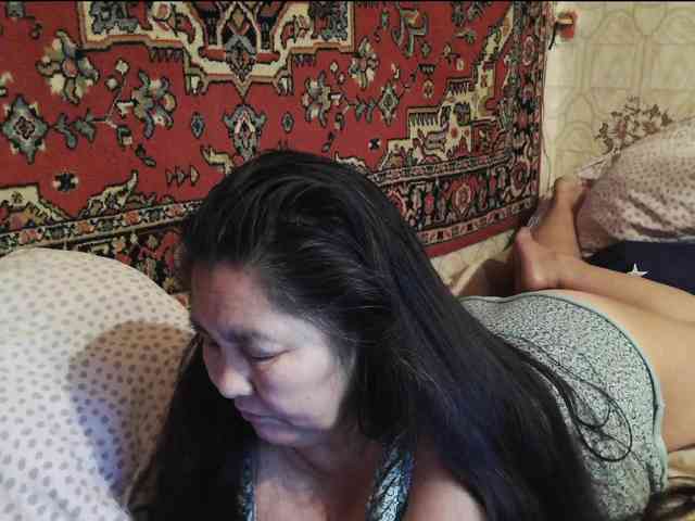 MilfZulfiya webcam