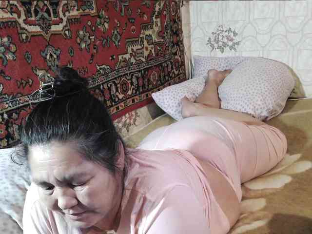 MilfZulfiya webcam