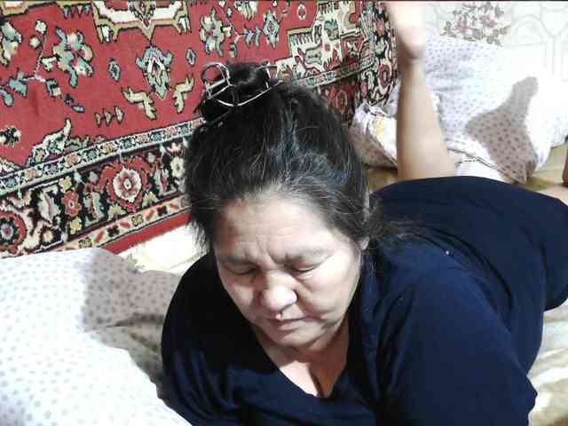 MilfZulfiya webcam