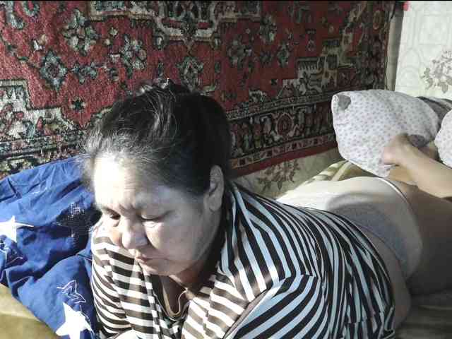 MilfZulfiya webcam