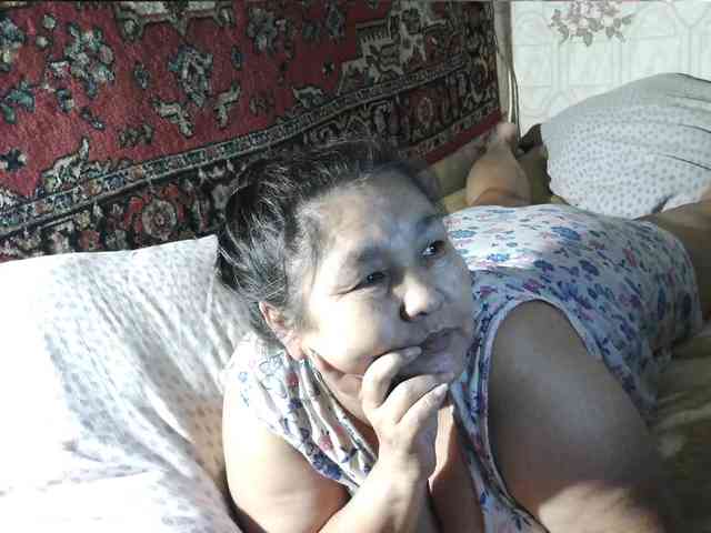 MilfZulfiya webcam