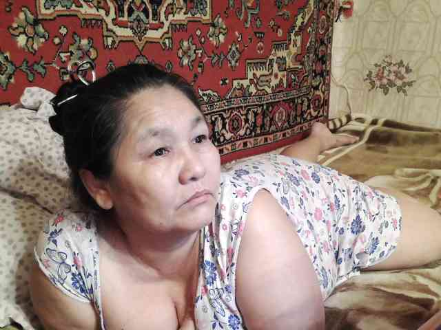 MilfZulfiya webcam