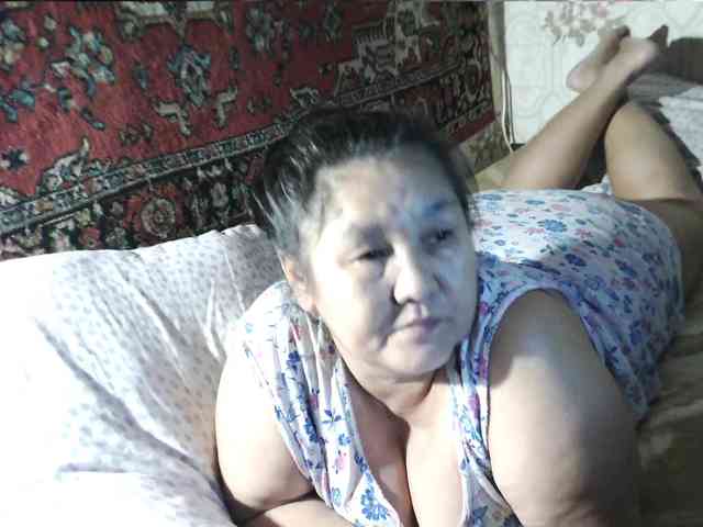 MilfZulfiya webcam