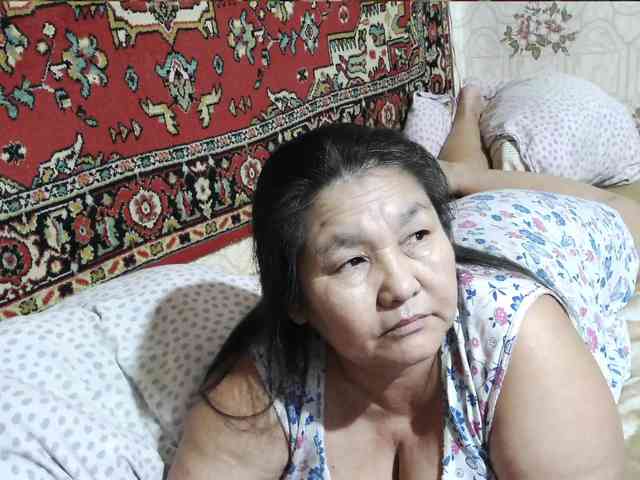 MilfZulfiya webcam