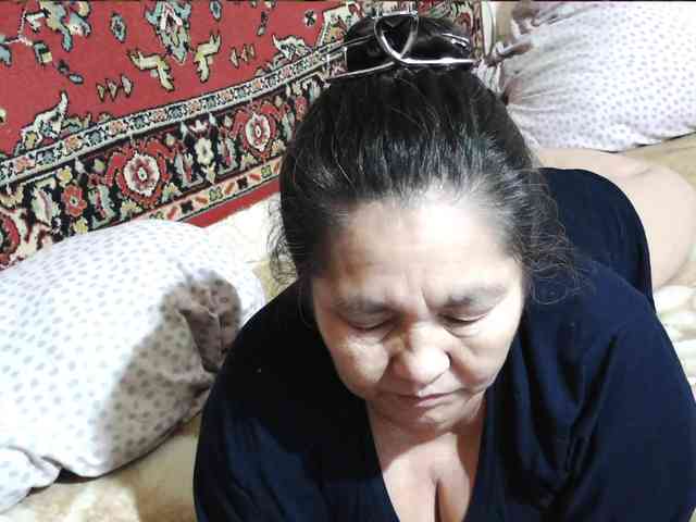 MilfZulfiya webcam